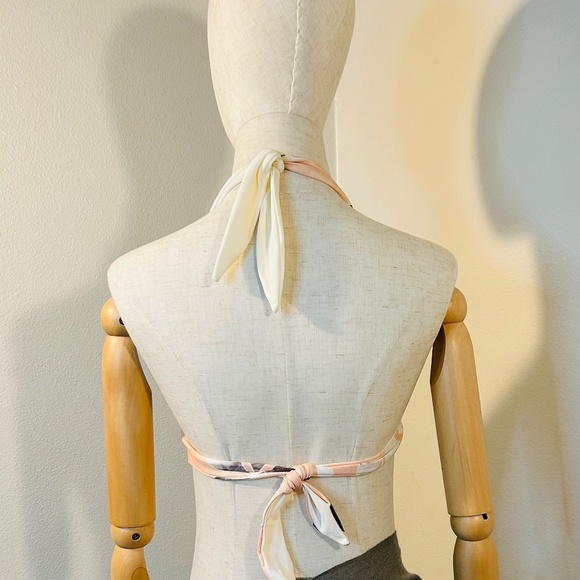 Reversible Halter Bikini Top.         Pre Owned - Picture 2 of 3